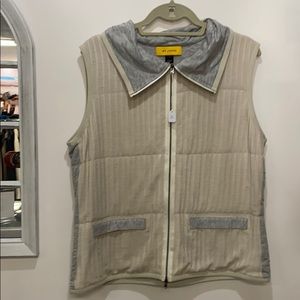 St John woman’s vest large wool